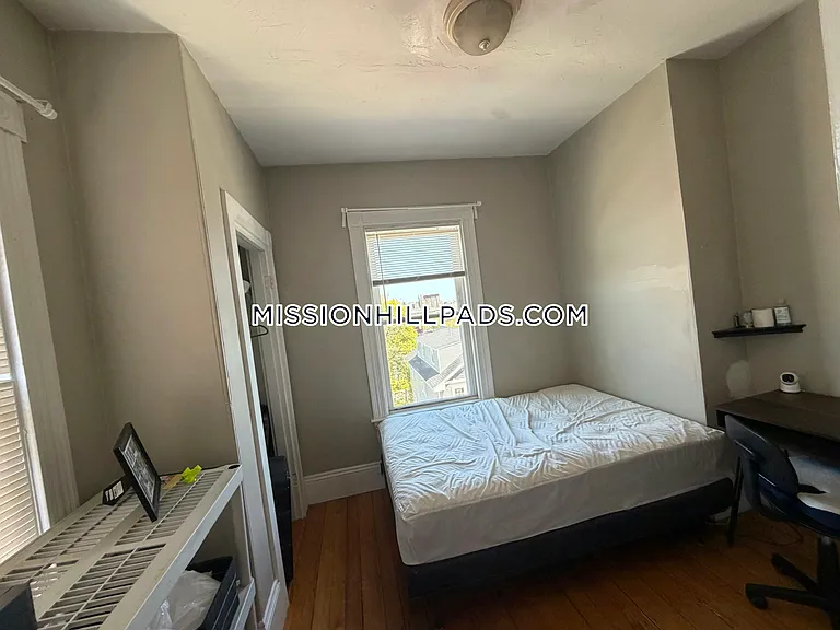 166 Hillside St #3 — Photo 7