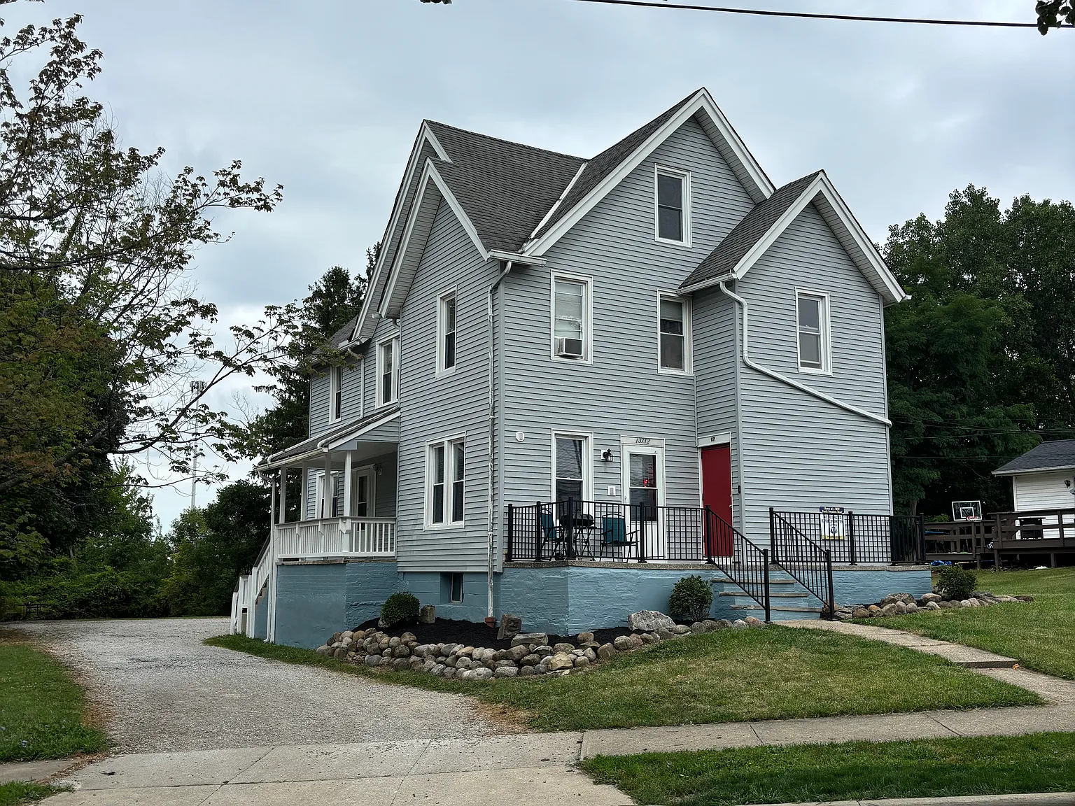 3 bed, 1100 sqft, $1,150 — Photo 1