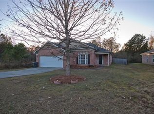 62 Lincolnshire Ln, Phenix City, AL 36870