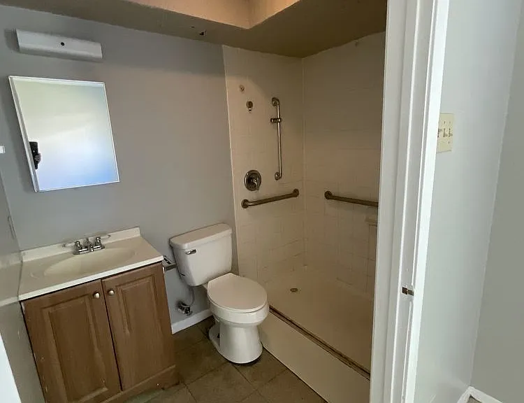 415 Thelma Dr #B — Photo 5