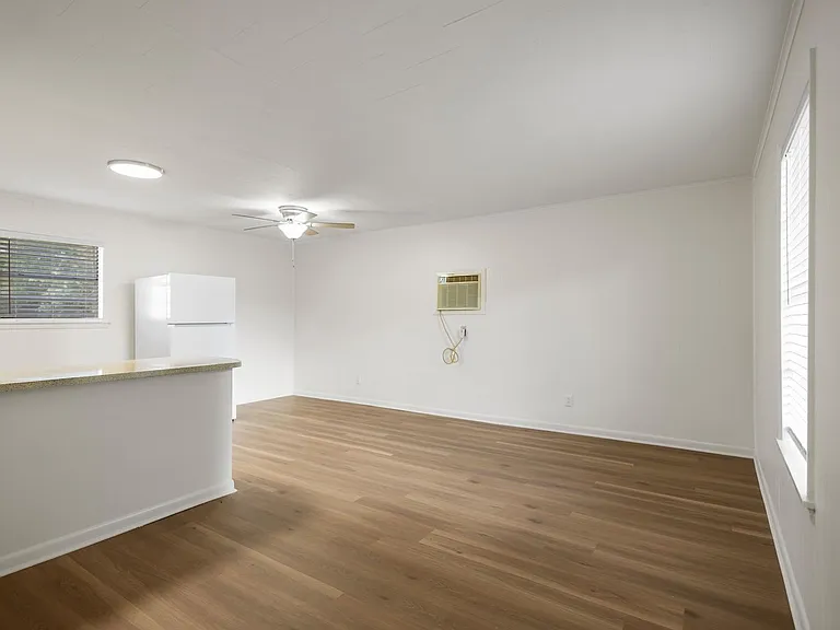 Villa North Apartments - 1 bedroom apartment — Photo 18