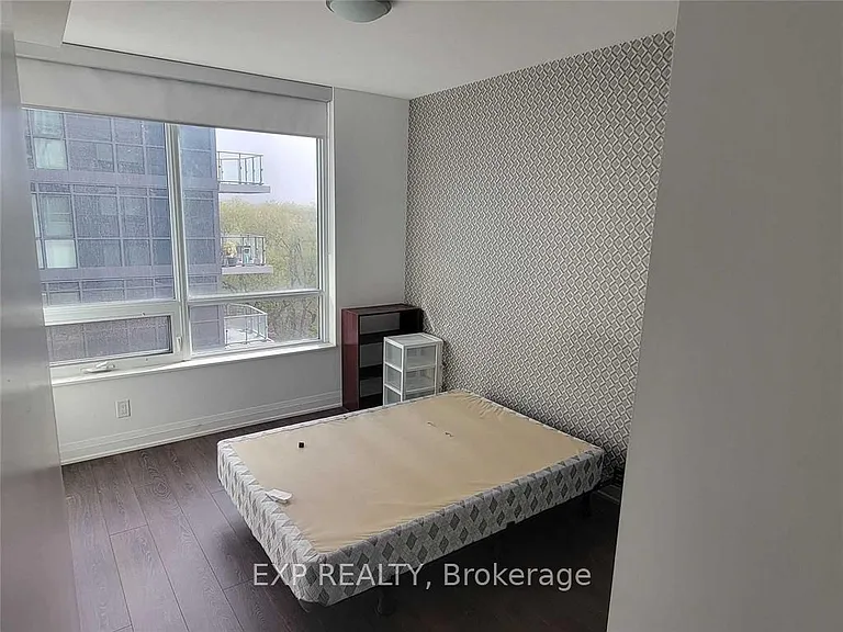 36 Park Lawn Rd #302 — Photo 4