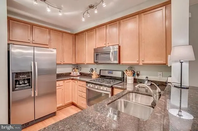 2291 Kew Gardens Dr — Photo 6