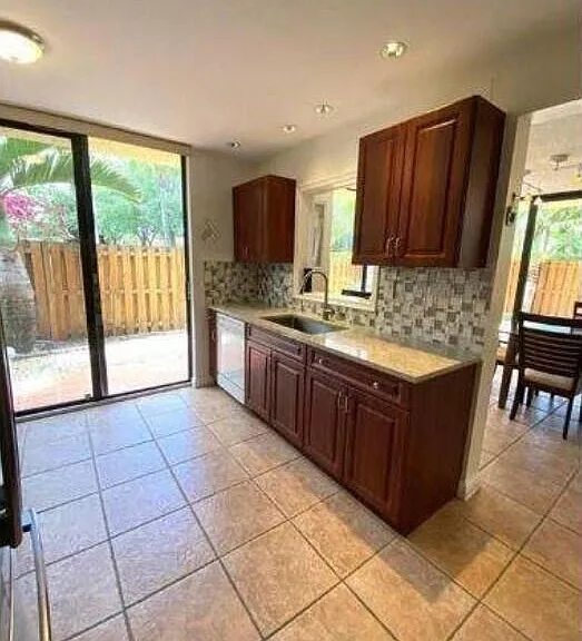 5705 Fox Hollow Dr #B — Photo 5