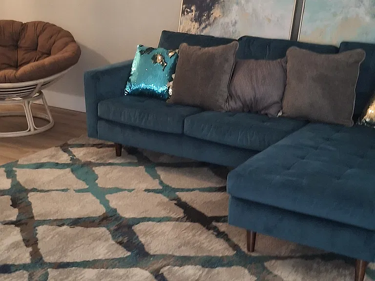 1001 Egan Dr — Photo 2