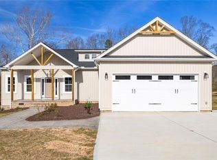 129 Legacy Ln, Eden, NC 27288