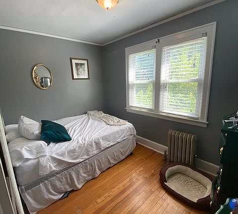3rd image of 1076 Beaconsfield Ave APT 1