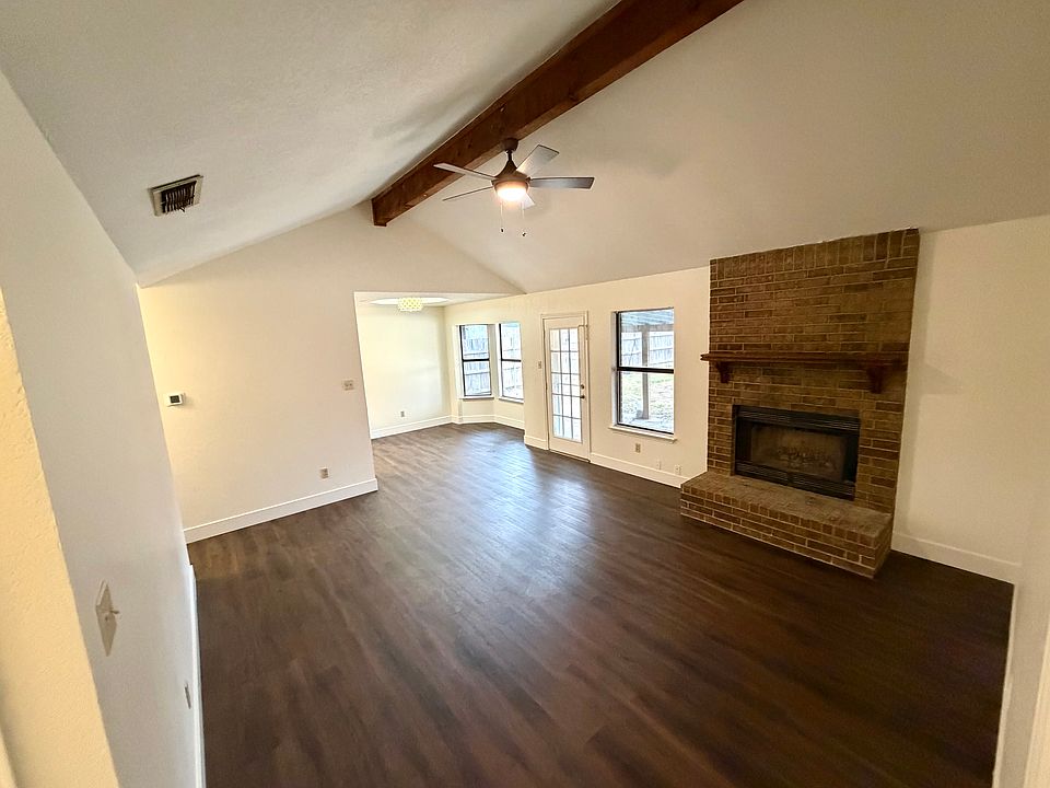 1st image of 800 Nicole Dr
