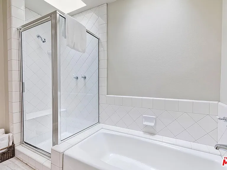 11603 Mississippi Ave — Photo 30