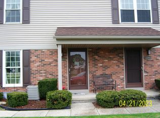 15899 Charleston Dr, Clinton Township, MI 48038