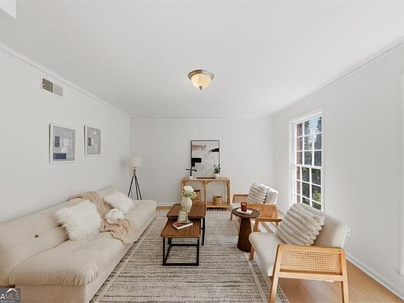 3rd image of 1138 Moorestown Cir