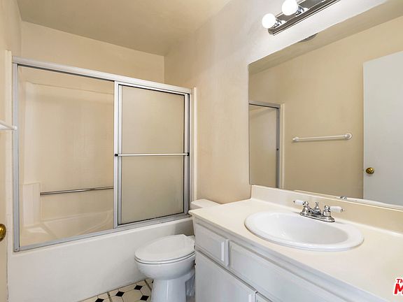 4th image of 2469 Purdue Ave APT 105