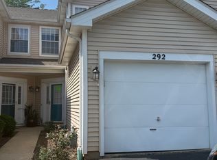 292 Hunterdon Ct #A, Schaumburg, IL 60194