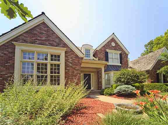 2015  Hogan Dr Lawrence, KS listing photo #2