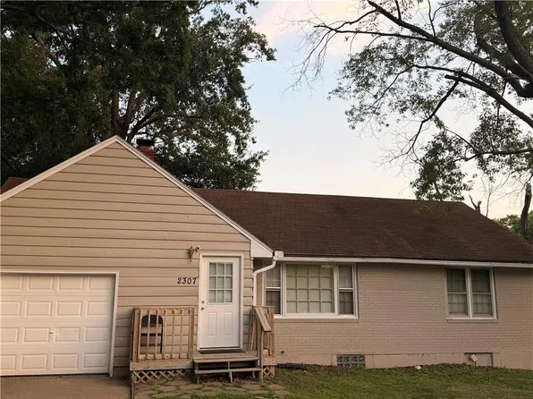 2307 NE 37th Ter, Kansas City, MO 64116