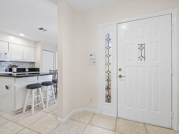 3rd image of 413 Coral Cove Drive