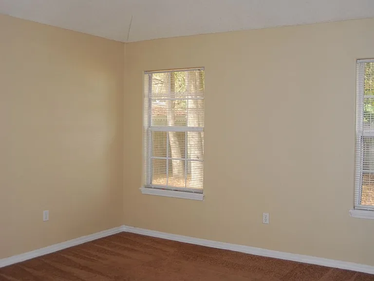 14486 Williamsburg Dr — Photo 11
