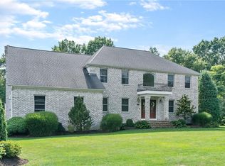 70 Bluebird Ln, Cranston, RI 02921