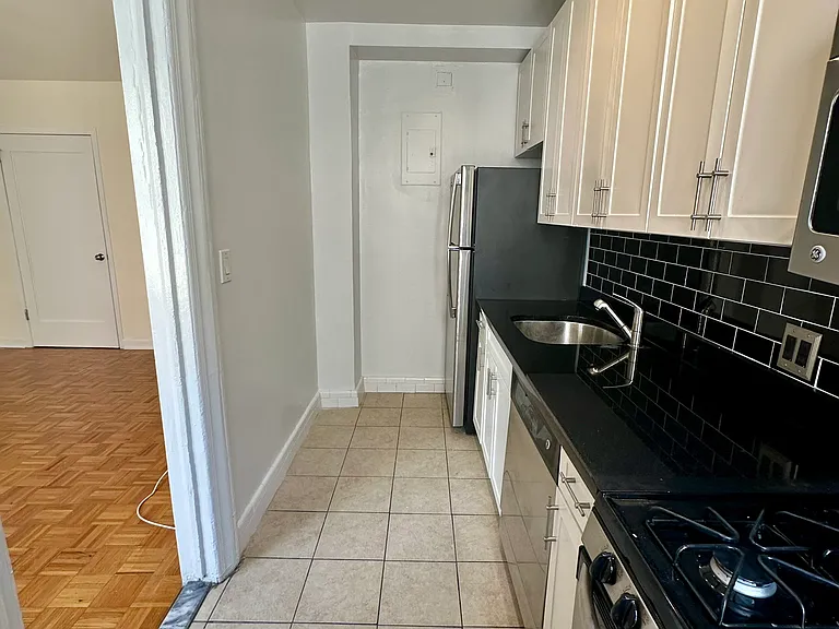 350 W 55th St #9B — Photo 15