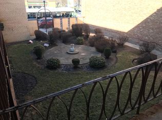 5607 W Irving Park Rd APT 104, Chicago, IL 60634
