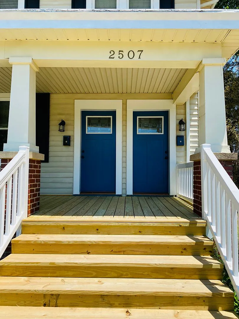 2507 Seminary Ave. — Photo 3