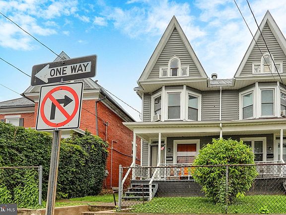 3rd image of 413 Logan St