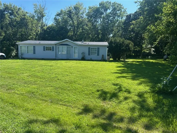 825 S Division St, Westfield, IL 62474