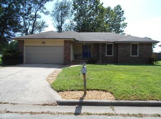 2161 S Todd Ave, Springfield, MO 65807