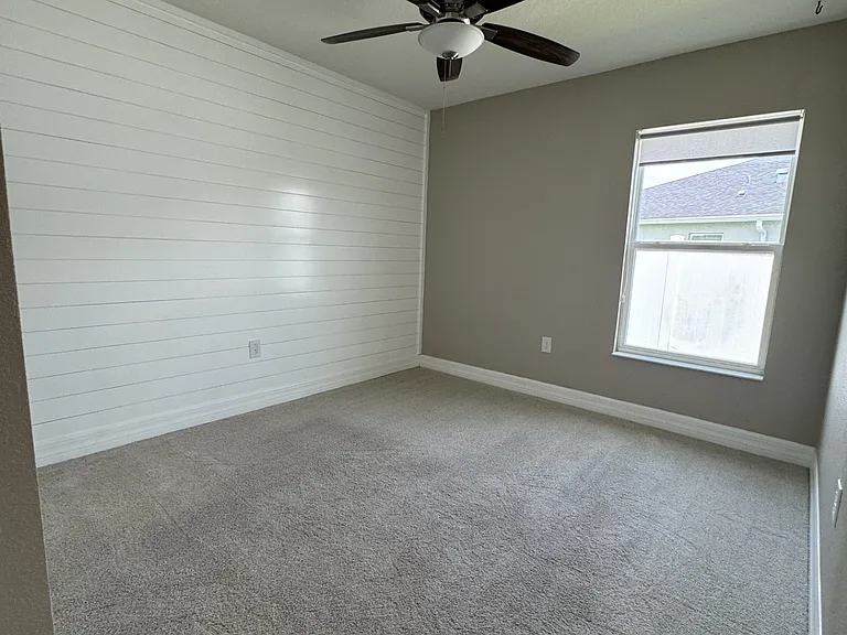 4595 Plainview Rd — Photo 18