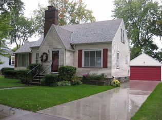 408 Burns St, Essexville, MI