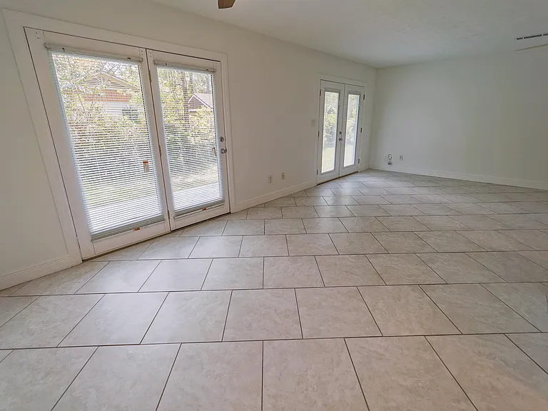 251 S Villas Ct #A — Photo 6