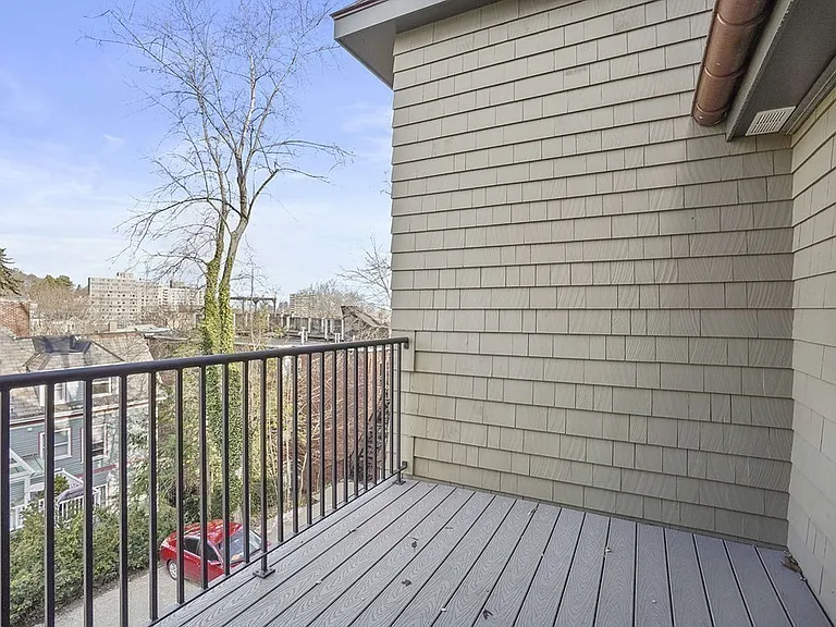 165 Winthrop Rd #D — Photo 27