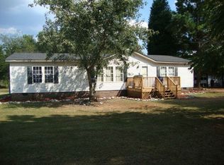 1425 Trappers Run Dr, Wedgefield, SC 29168
