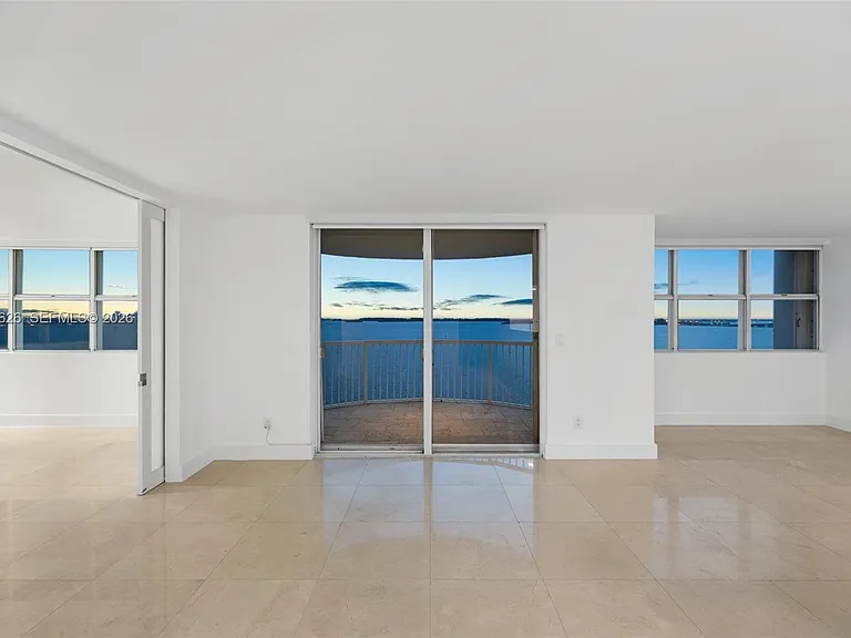 1420 Brickell Bay Dr #1001A — Photo 39