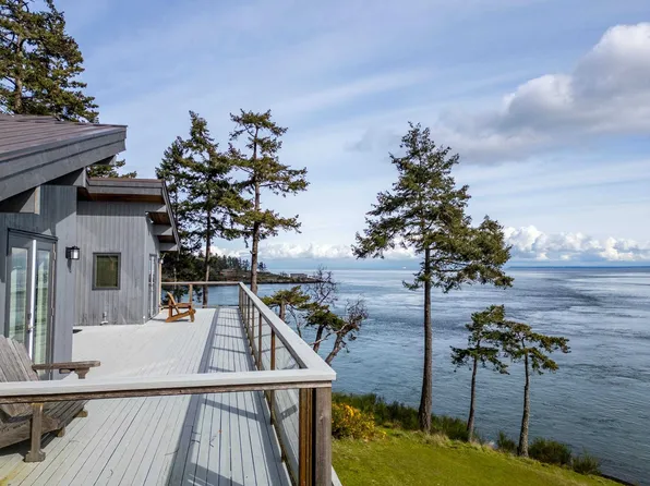 379 Mary Ann Point Rd, Galiano, BC V0N 1P0