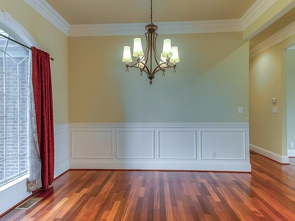 4th image of 227 Winstons Ct