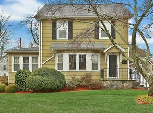 16 Robin St, Ossining, NY 10562