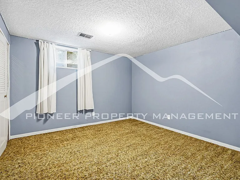 655 S Xenon Ct — Photo 21
