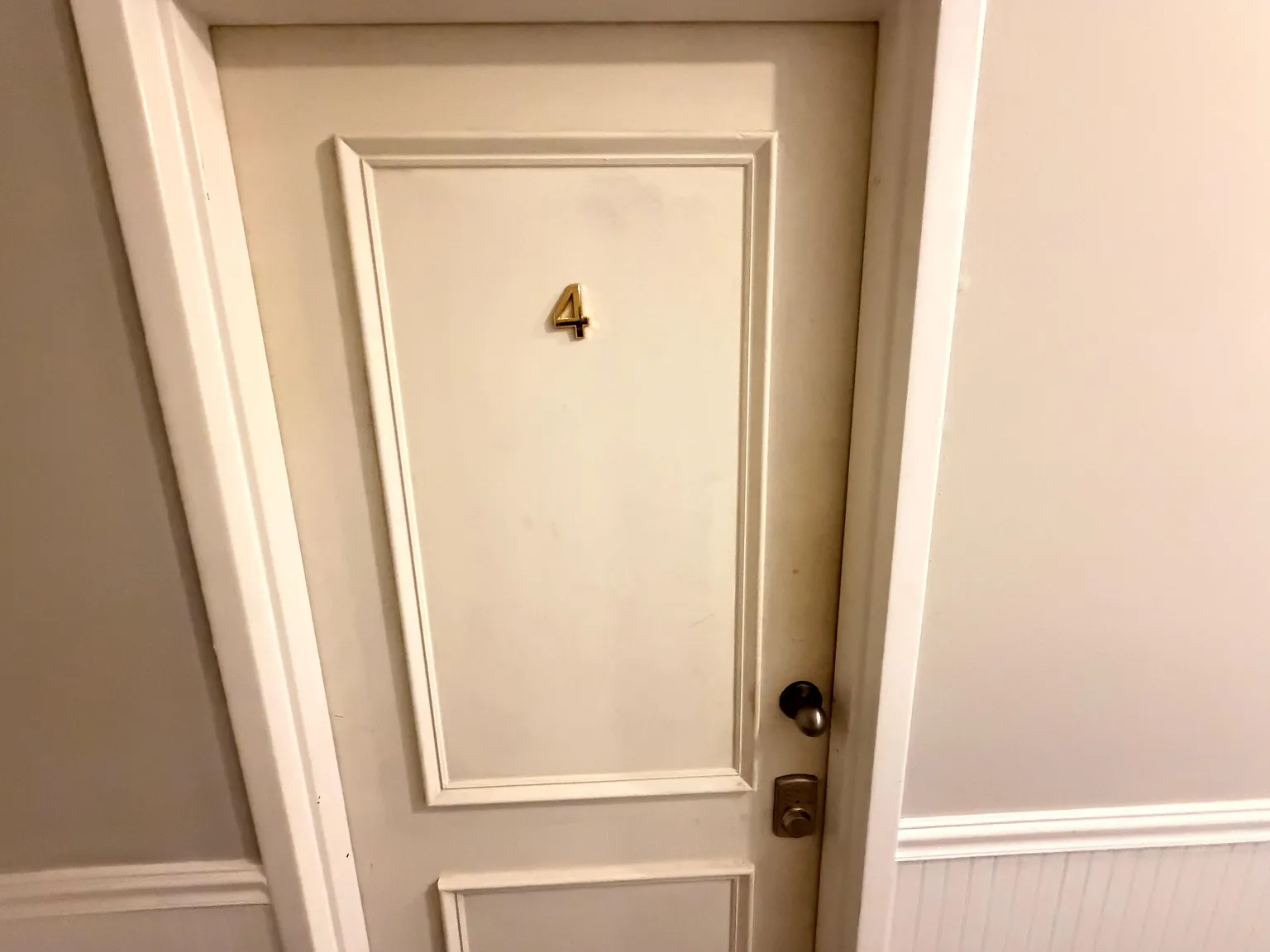 4 bed, 4.0 bath, 3800 sqft, $633 — Photo 1