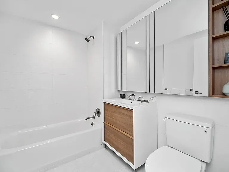 77 Commercial St #25S — Photo 7