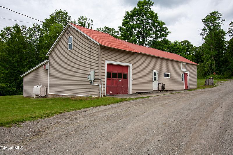4th image of 148 Honey Hill Lane