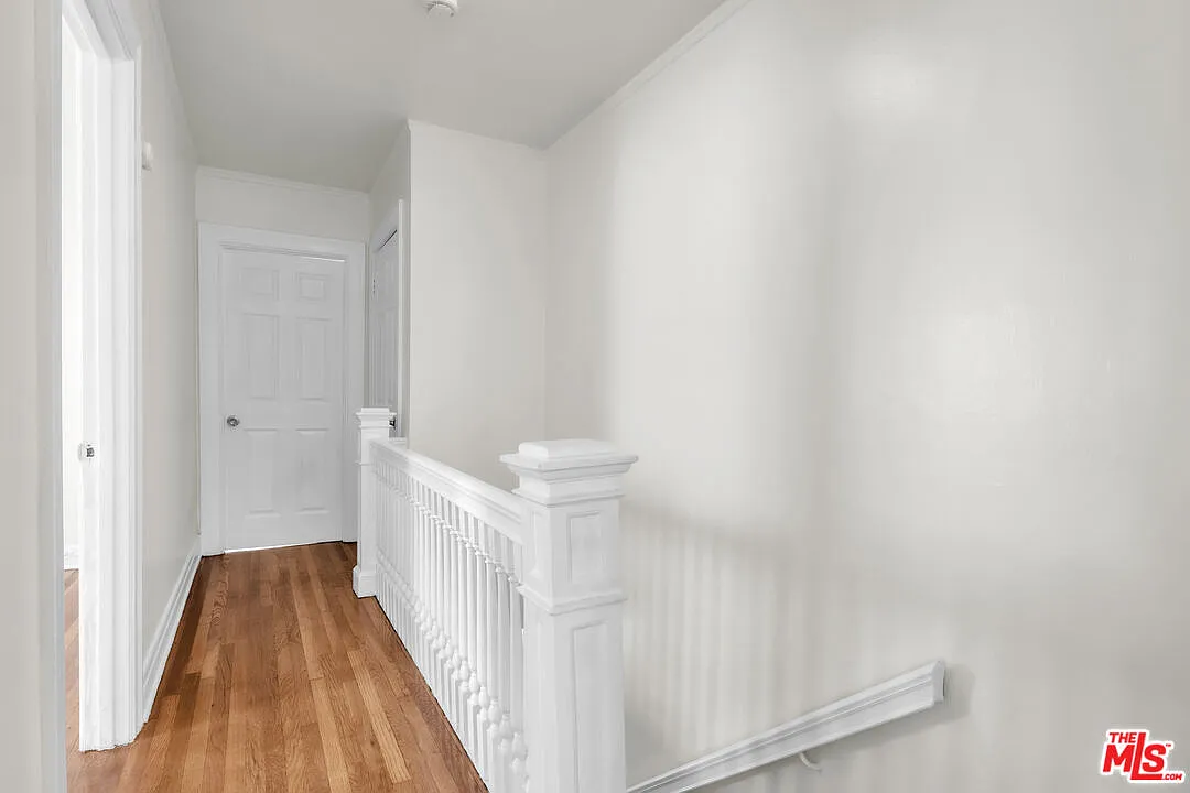 3 bed, 2.0 bath, 1250 sqft, $4,700 — Photo 3