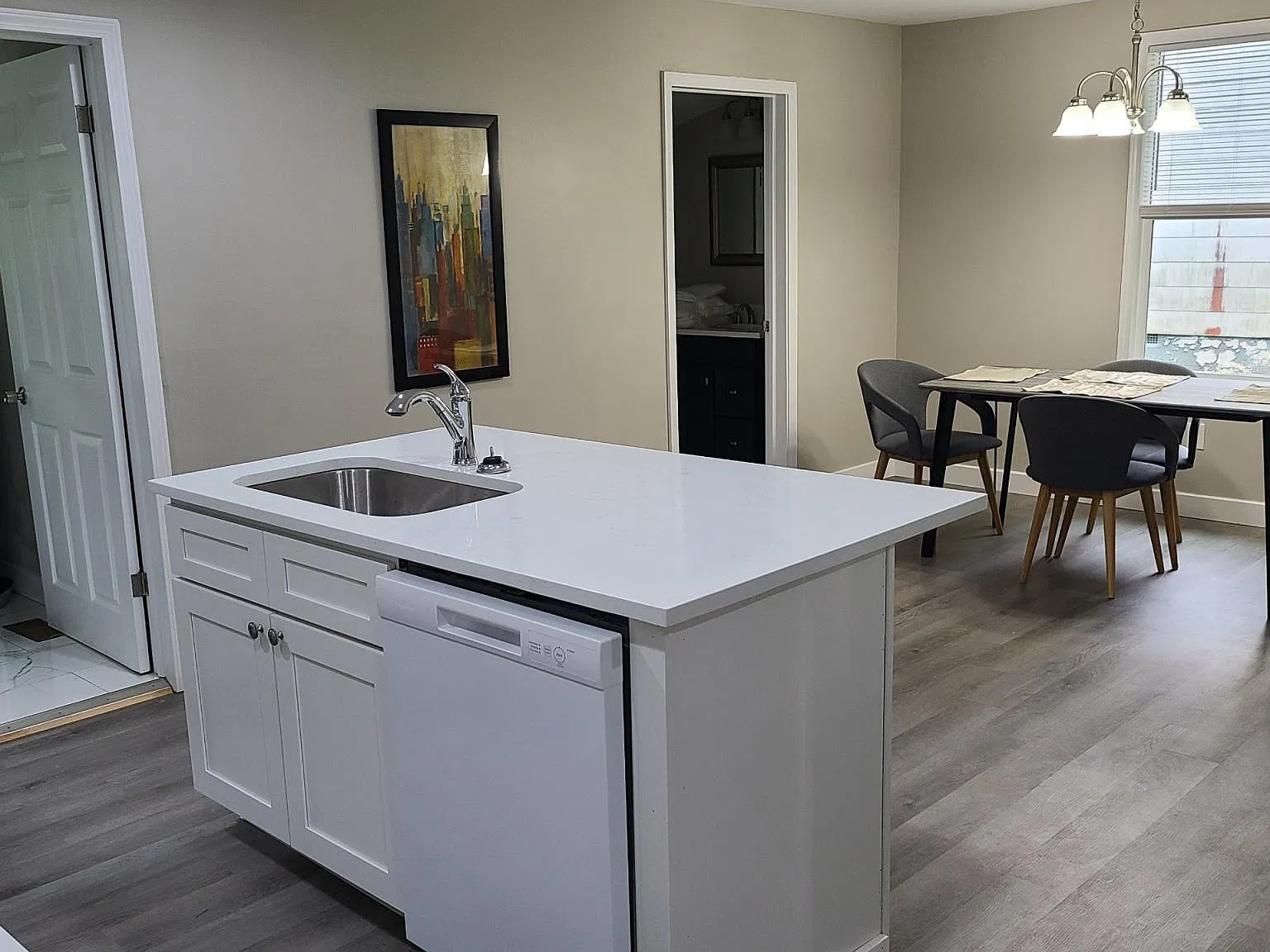 744 Peaks St — Photo 4