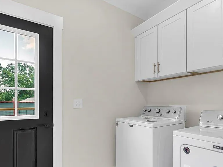 181 Circle Dr W — Photo 24