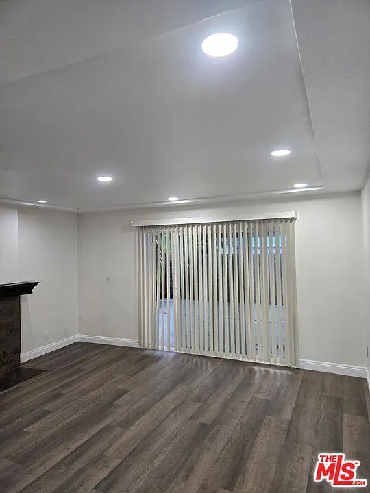 3 bed, 2.0 bath, 1159 sqft, $3,795 — Photo 3