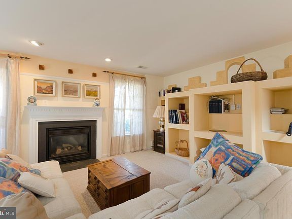 3rd image of 9643 Eaton Woods Pl
