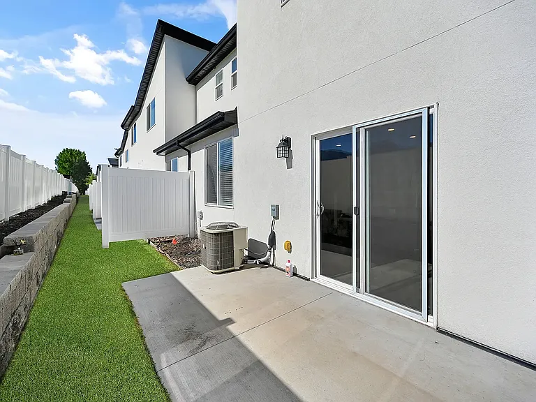 10 S 410 W — Photo 28