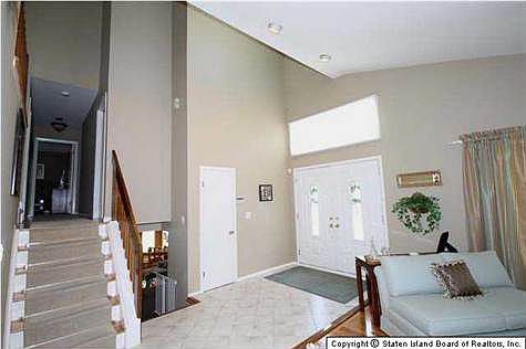 3rd image of 50 Alvine Ave