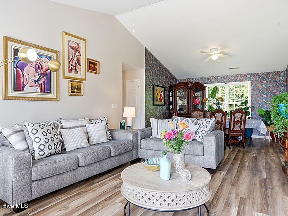 3rd image of 1104 Pamela Drive