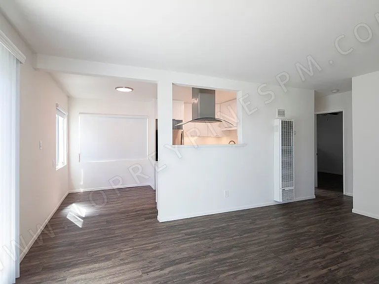4076-4080 1/2 Crown Point Drive — Photo 6